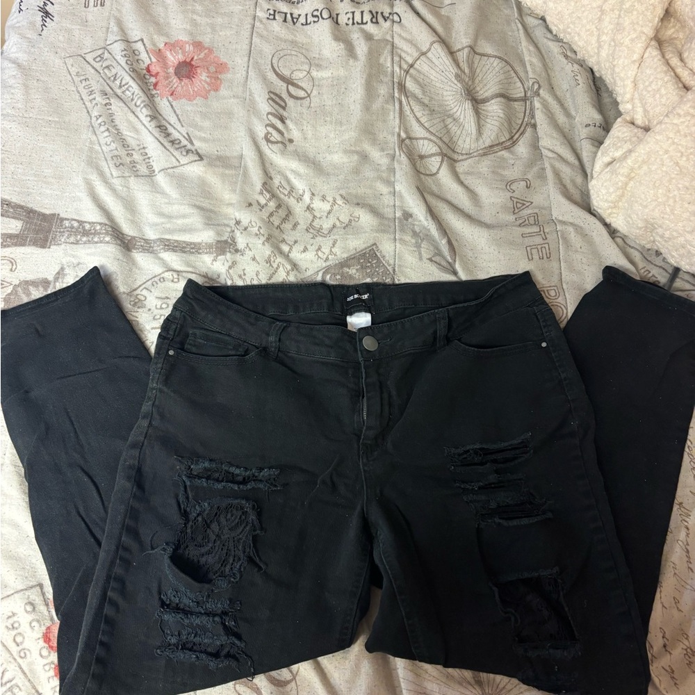 Black Distressed Women's Jeans